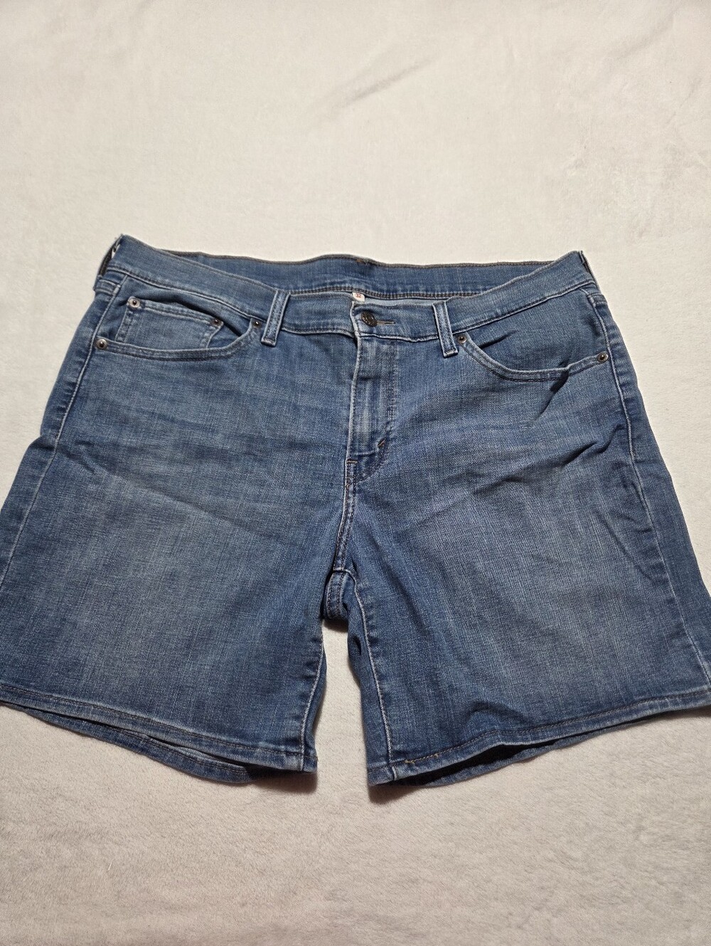 Levis Mid Length Shorts Womens 32 Medium Wash Denim Bermuda